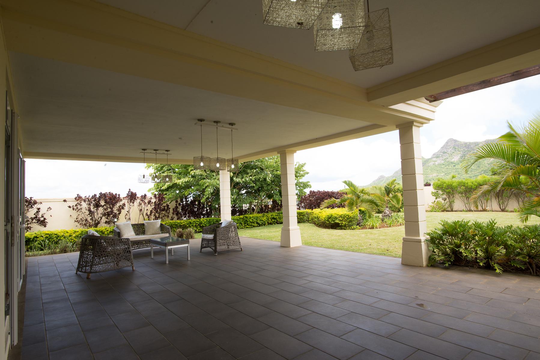 Contemporay Villa in Moka — 7