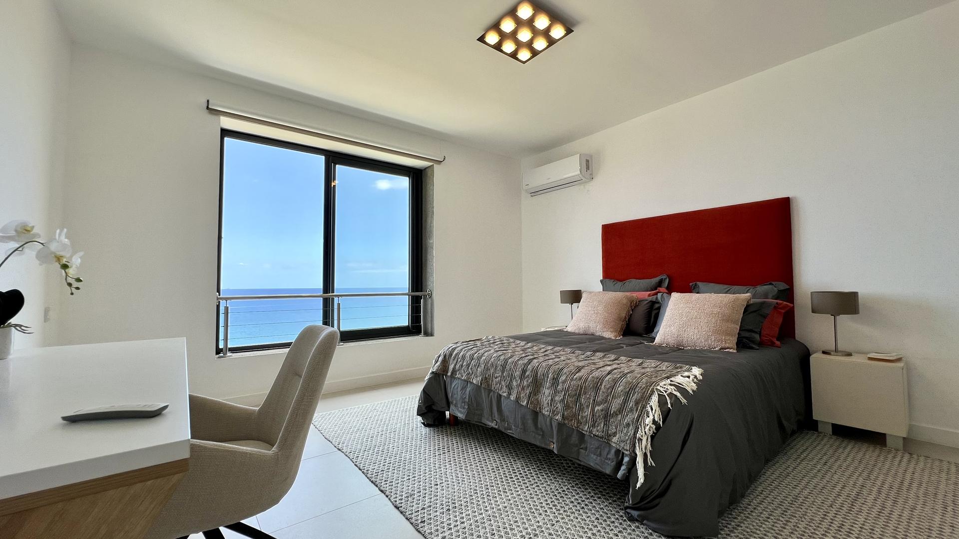 Luxury Seaview Living — 6