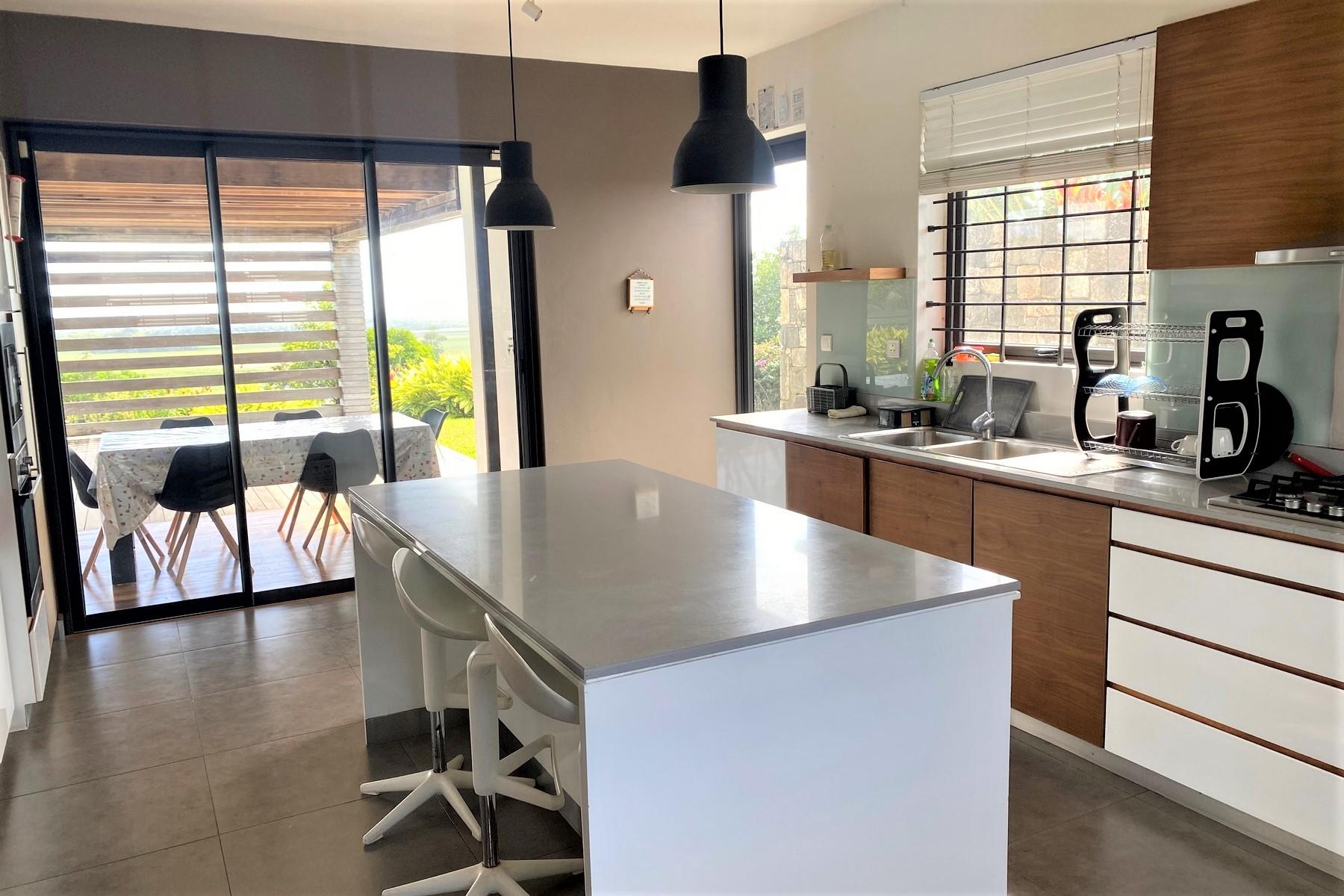 Pocket Listing - Mont Piton Favorite  — 5