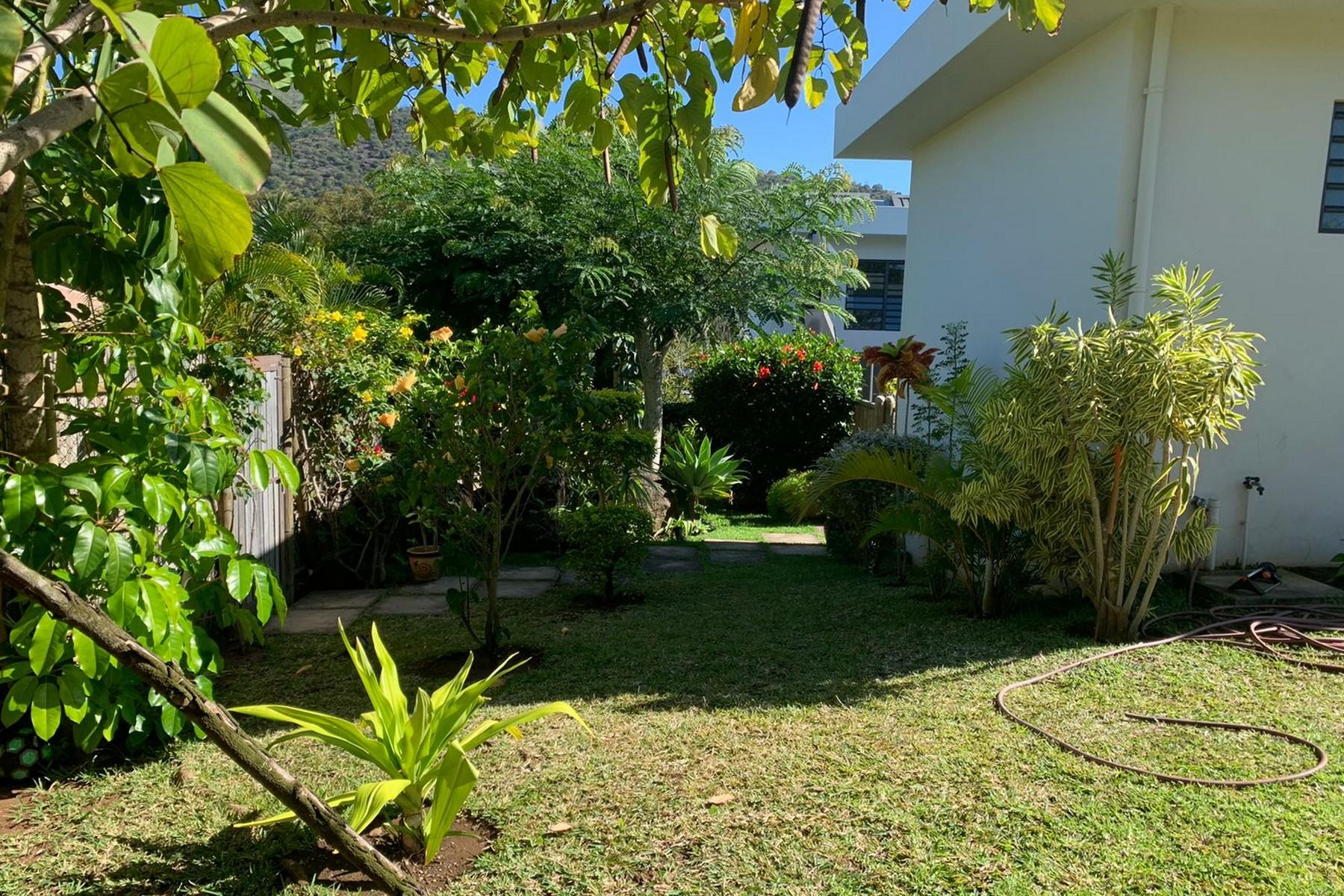 La Riviera Villa — 23