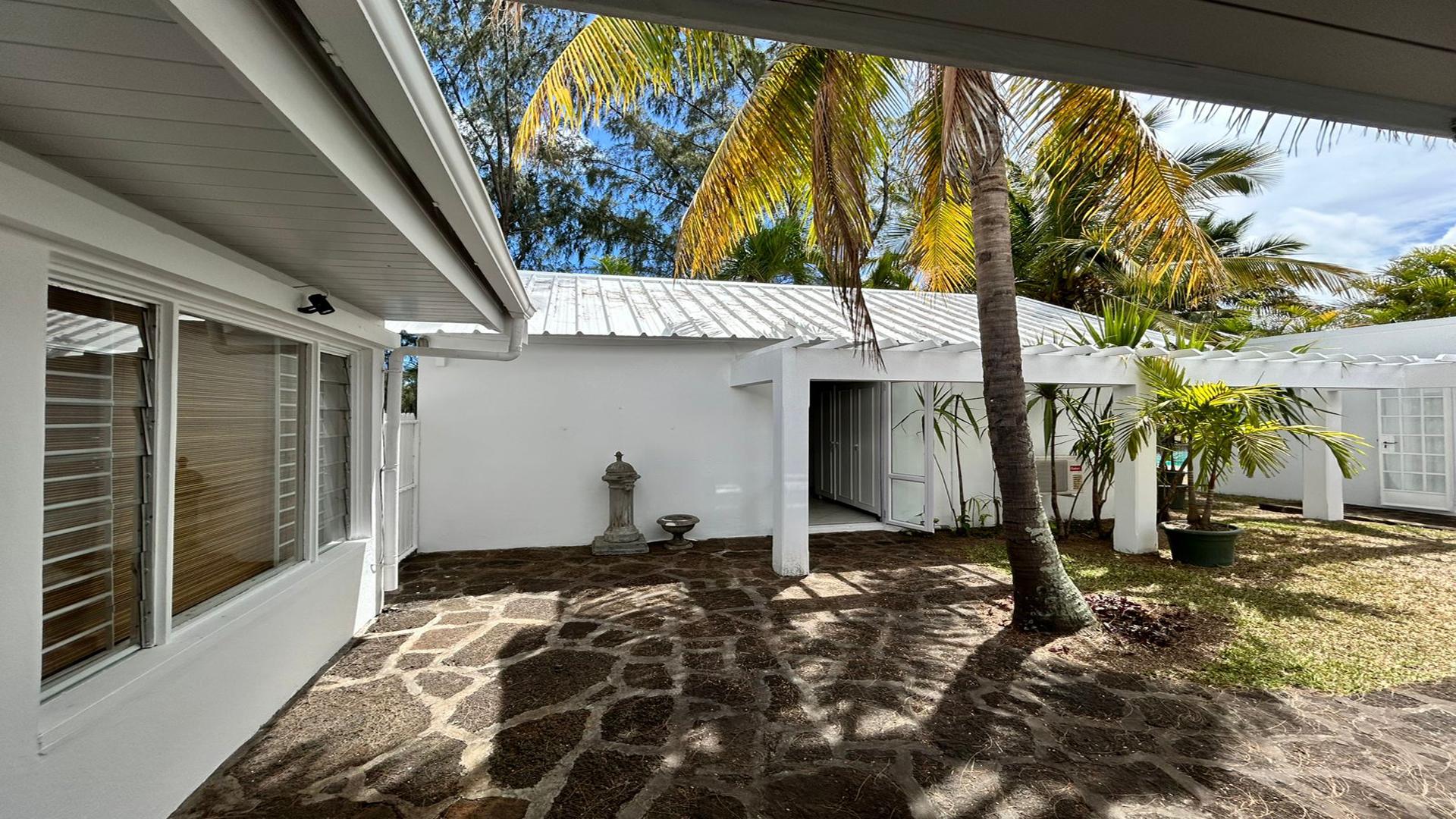 Beachfront Cottage — 10