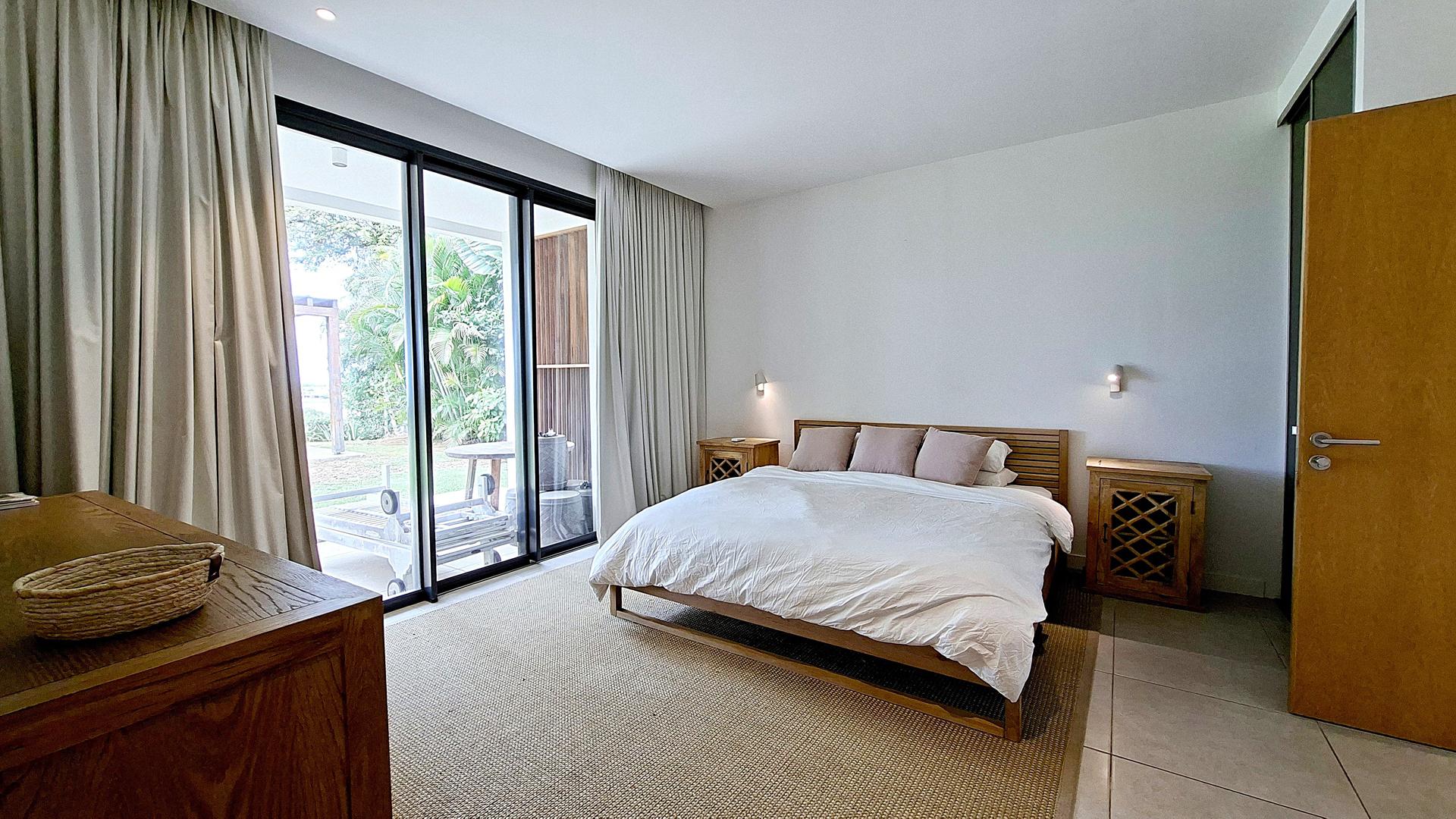 Grand Pavillon — 9