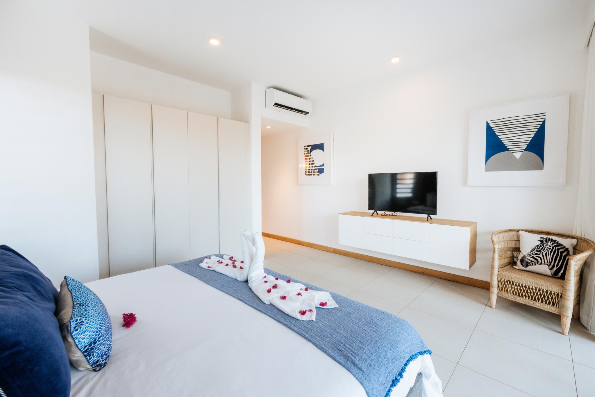 Mythic Apartment  — 7