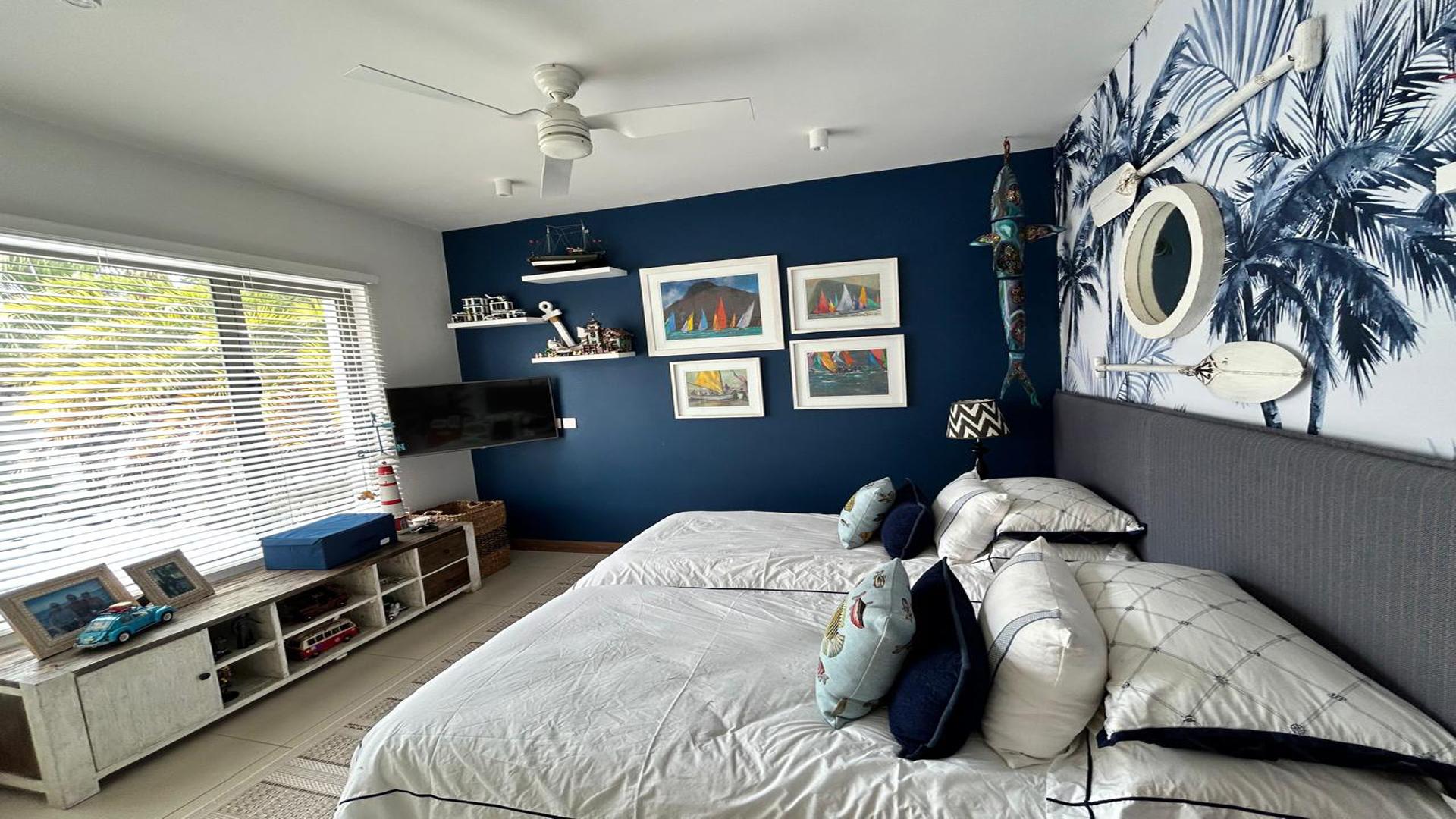 Le Rivage -pocket listing — 8