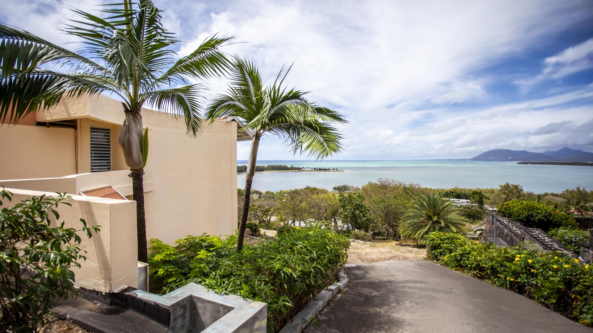 Le Morne Magnificence — 17