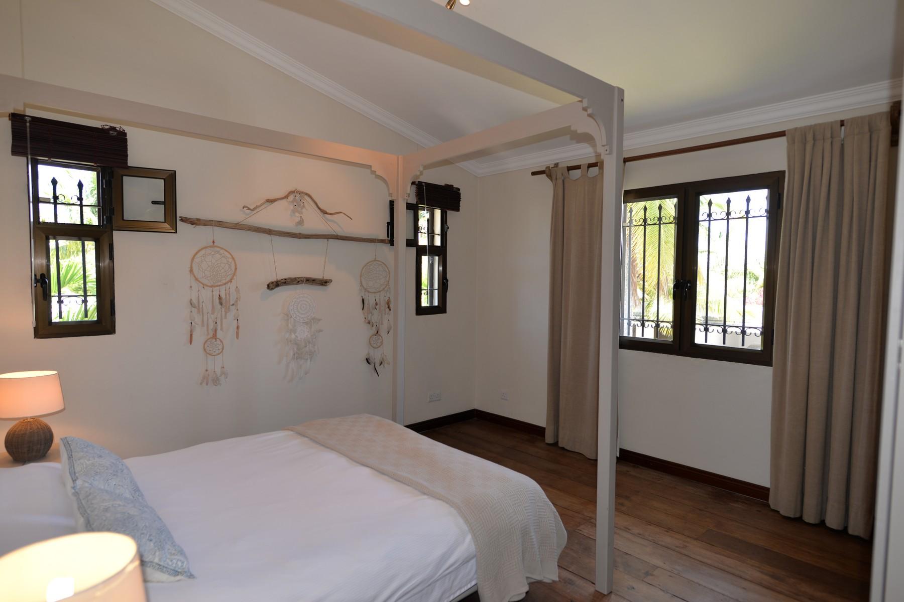 Malibu Villa — 14