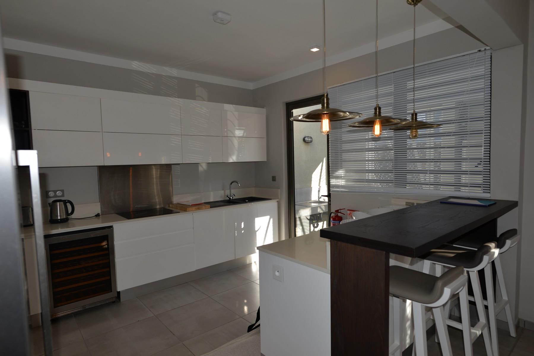 Soledad Townhouse — 8