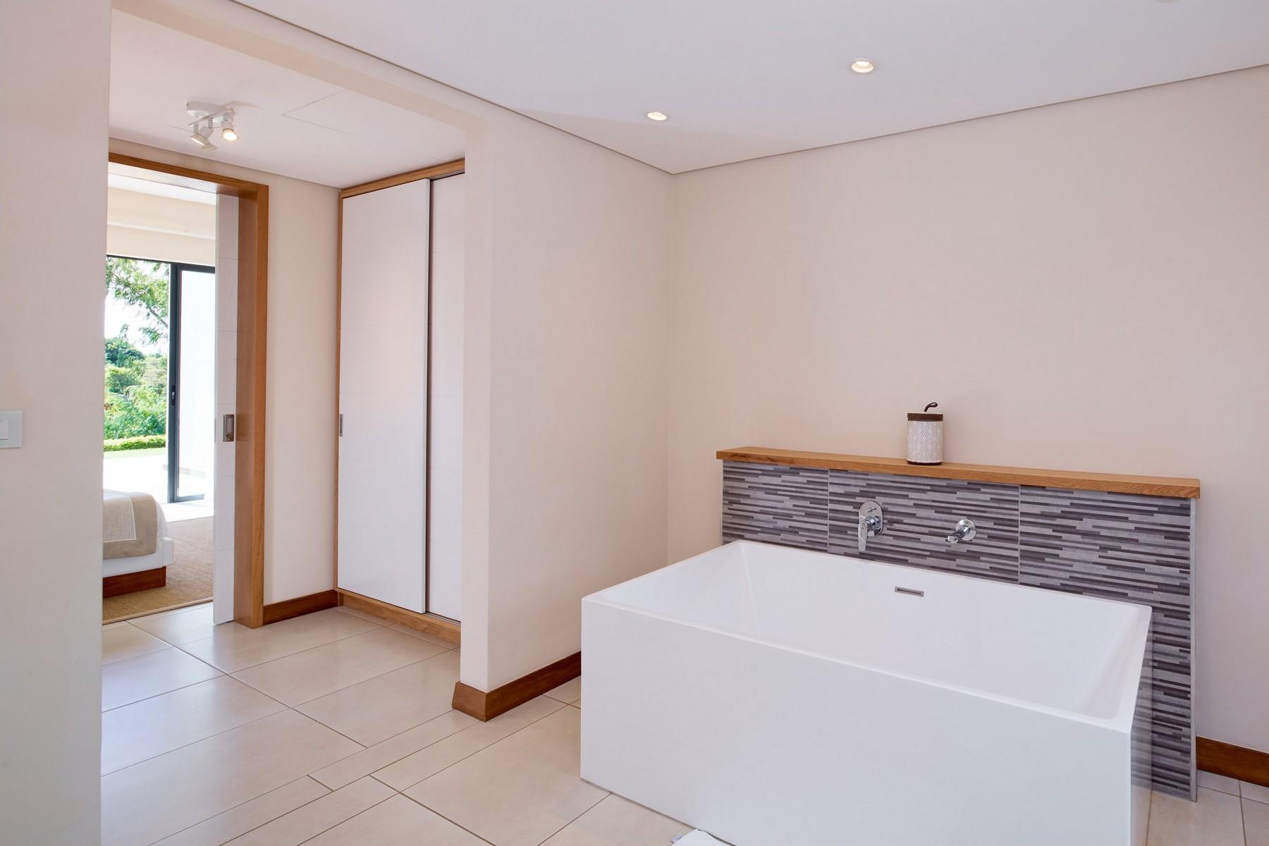 Ocean River Villa — 13