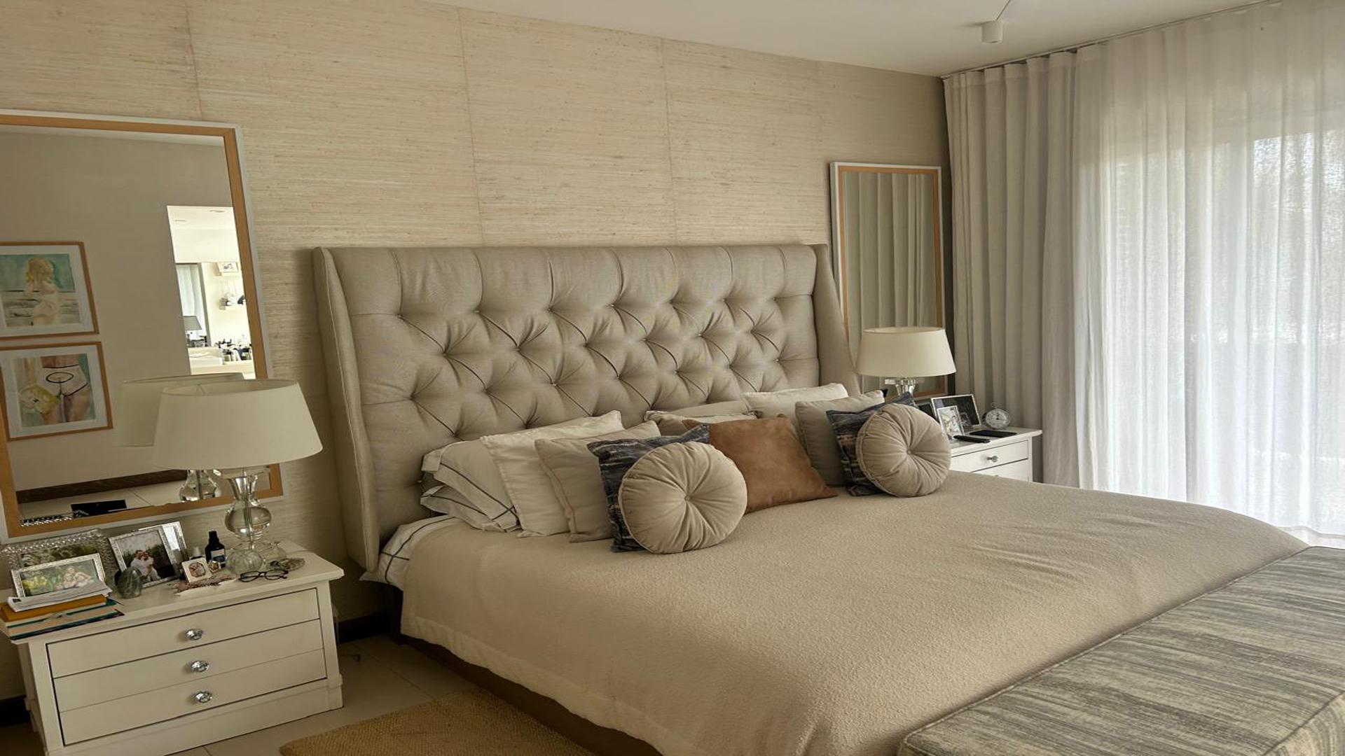 Le Rivage -pocket listing — 16
