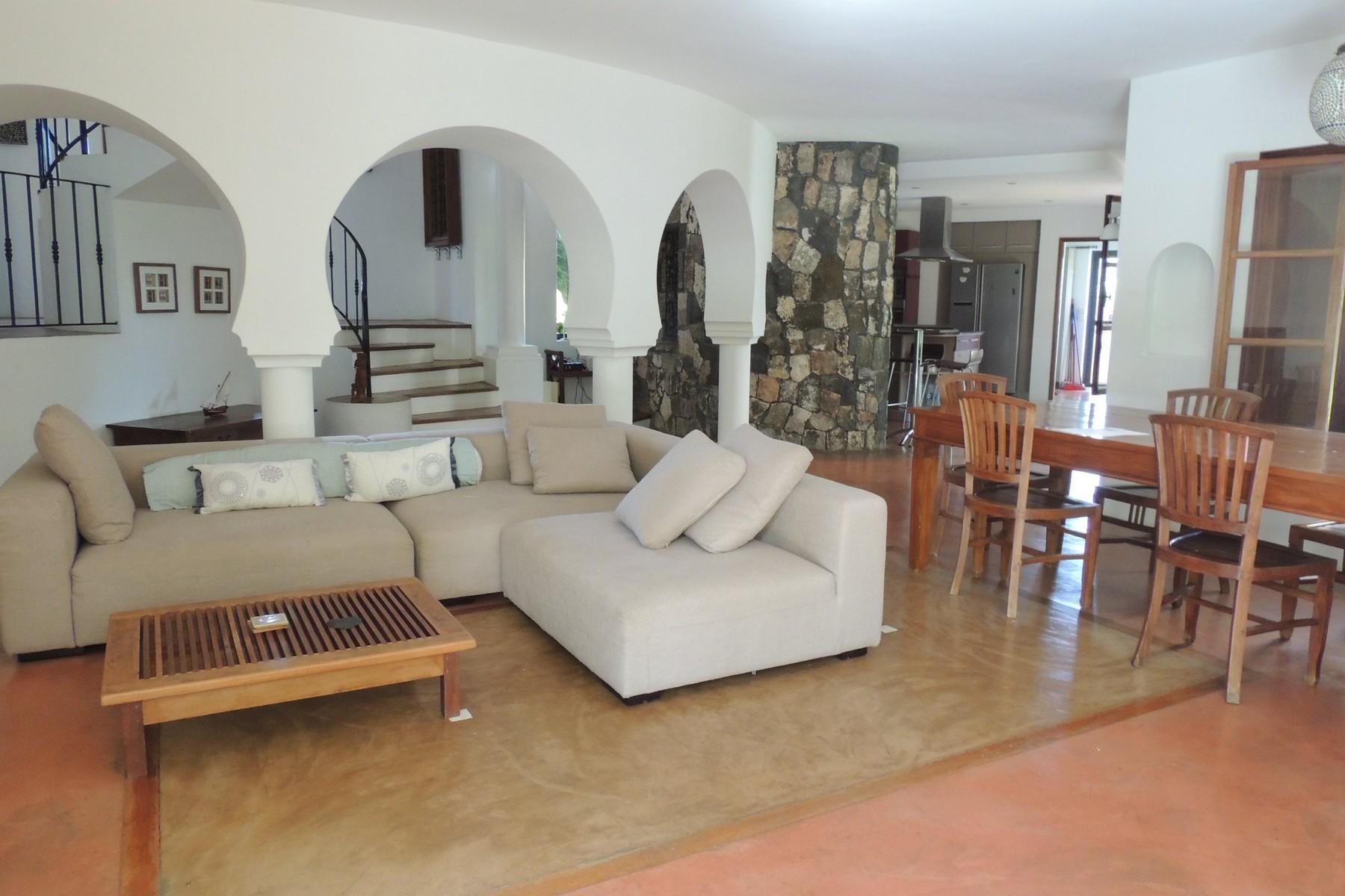 Old Stone Villa — 4