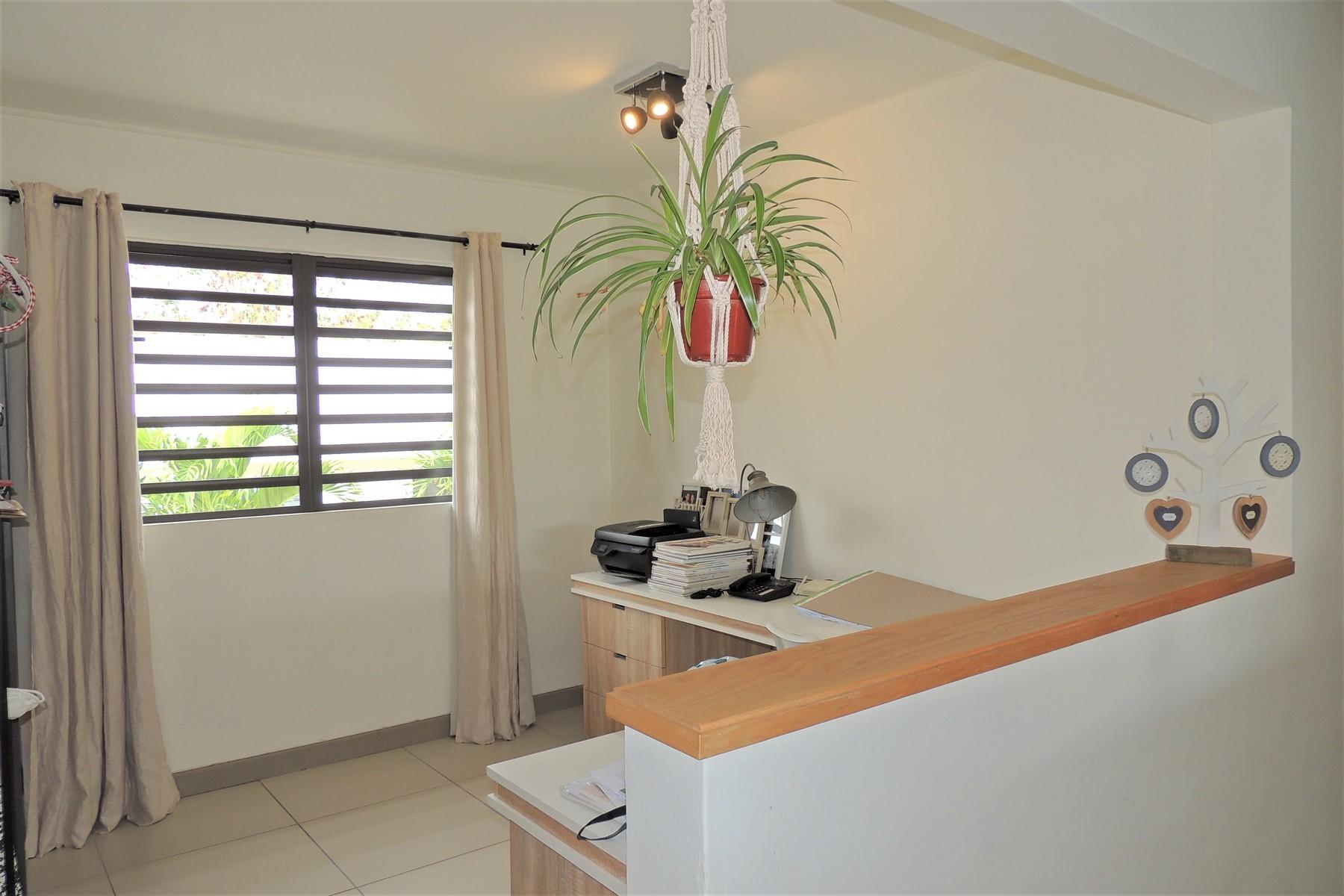 La Riviera Villa — 13
