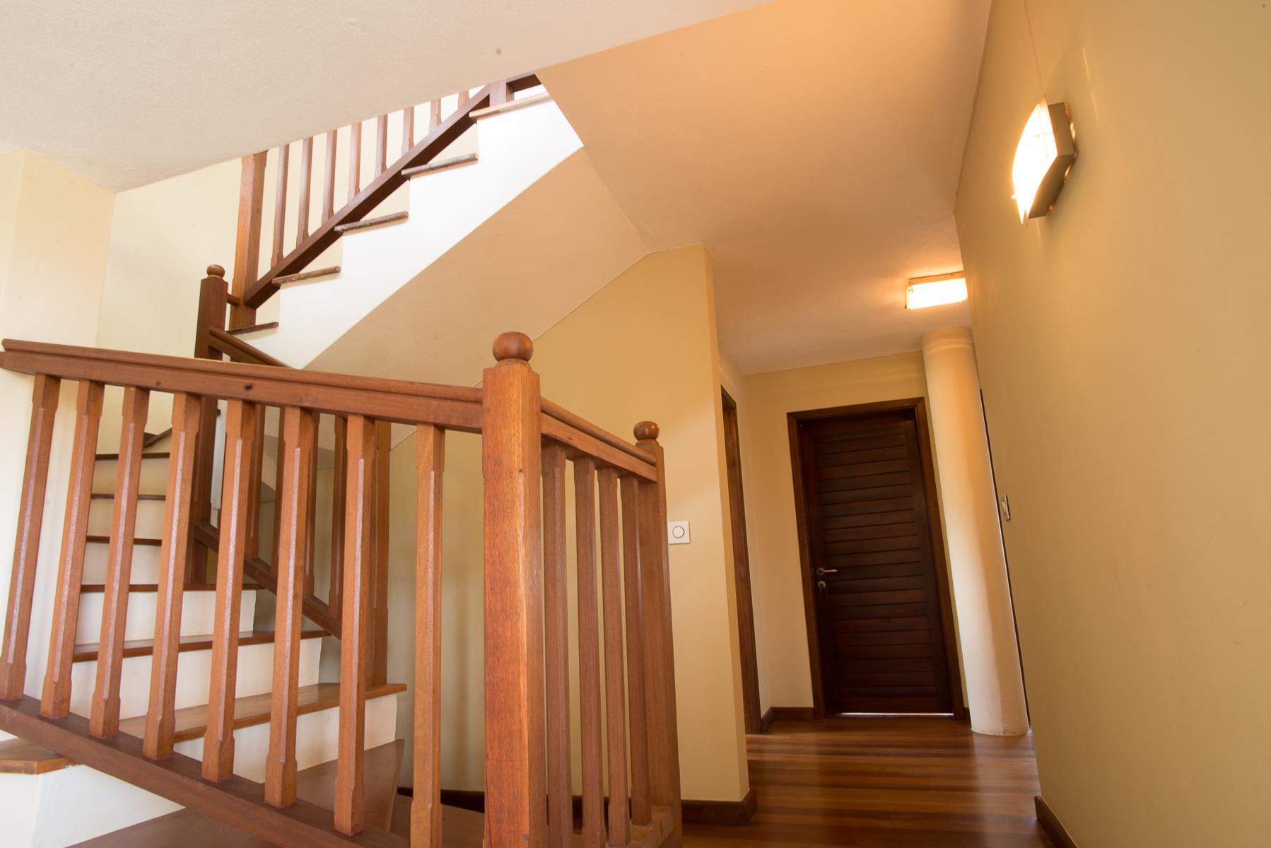 Contemporay Villa in Moka — 14