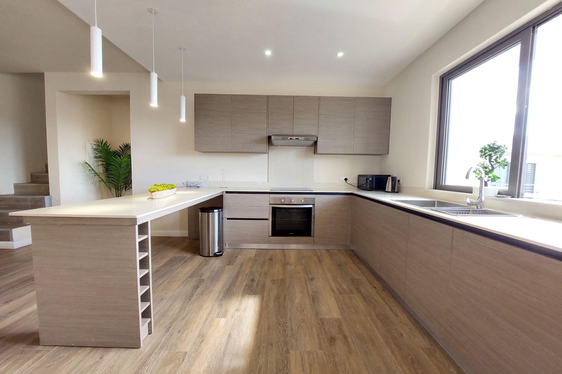 The Ritz Apartment  — 6