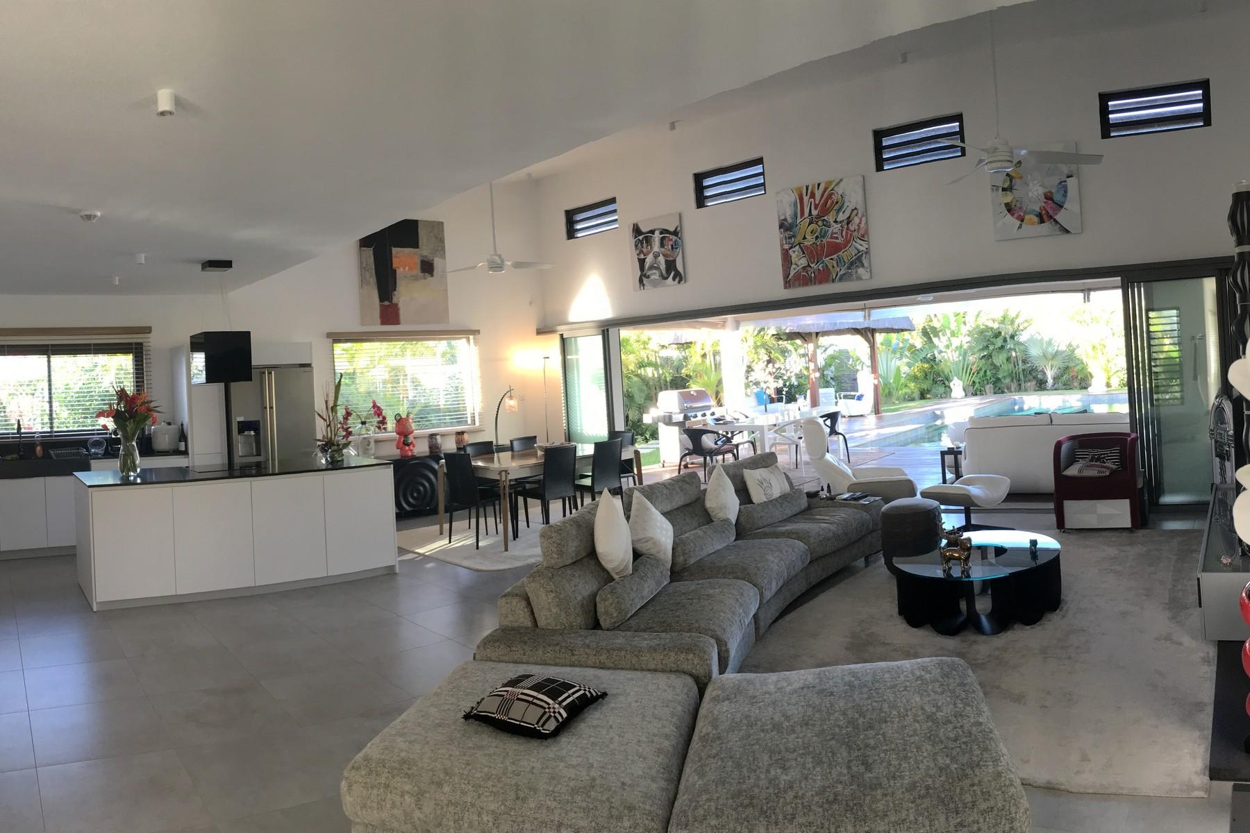 Designer Villa In a Tropical Surround — 2