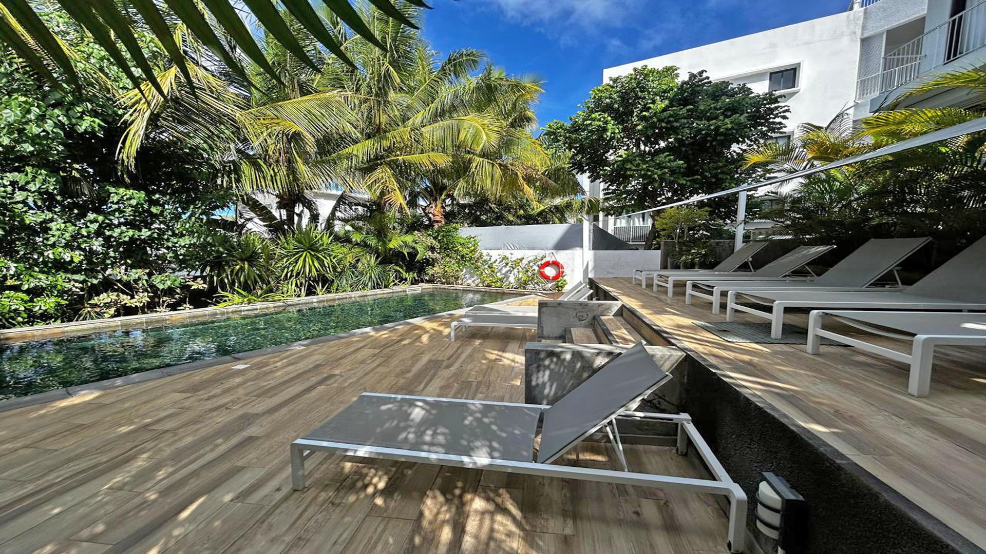 Tropical Edge — 10
