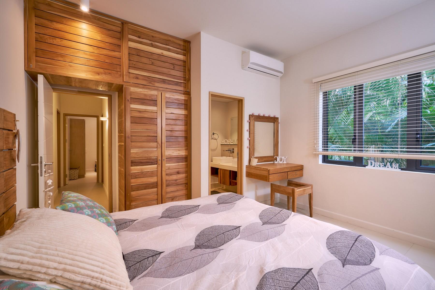 Sandy Bay — 24