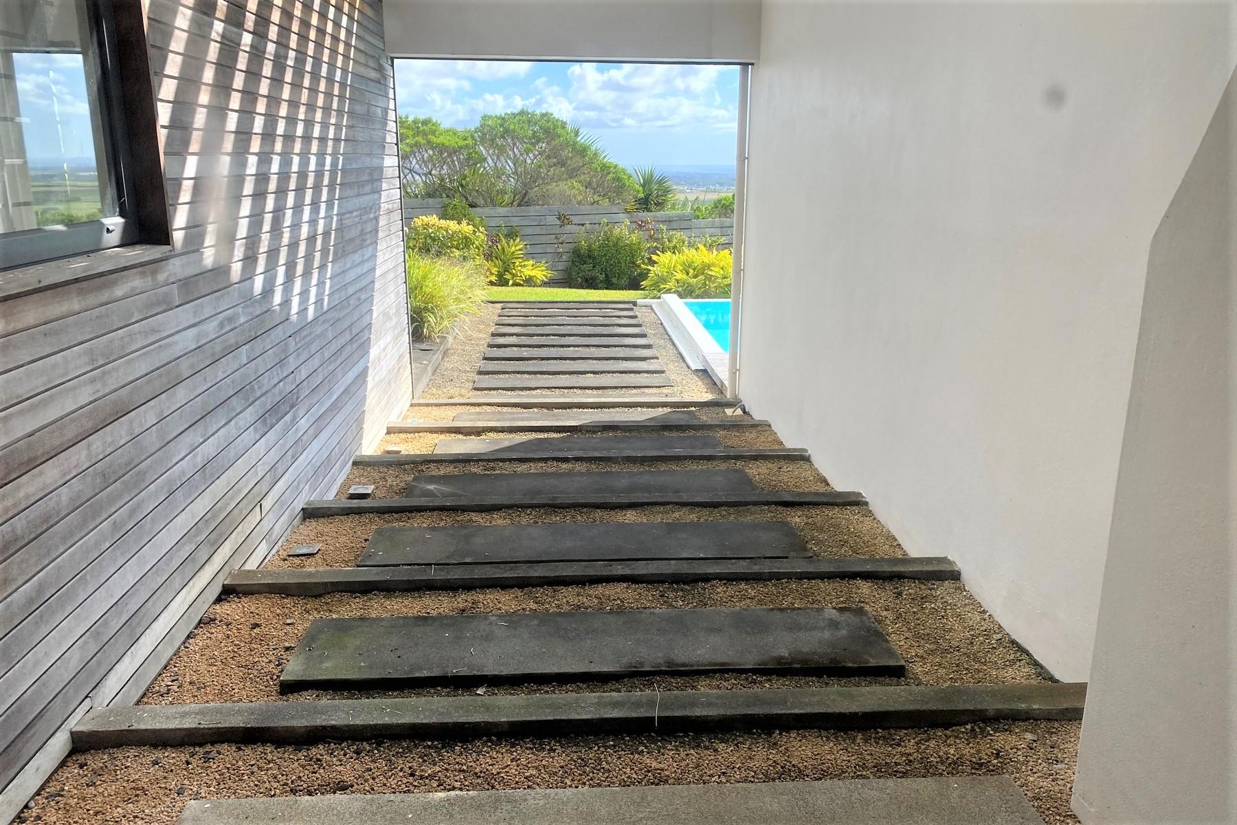 Pocket Listing - Mont Piton Favorite  — 10