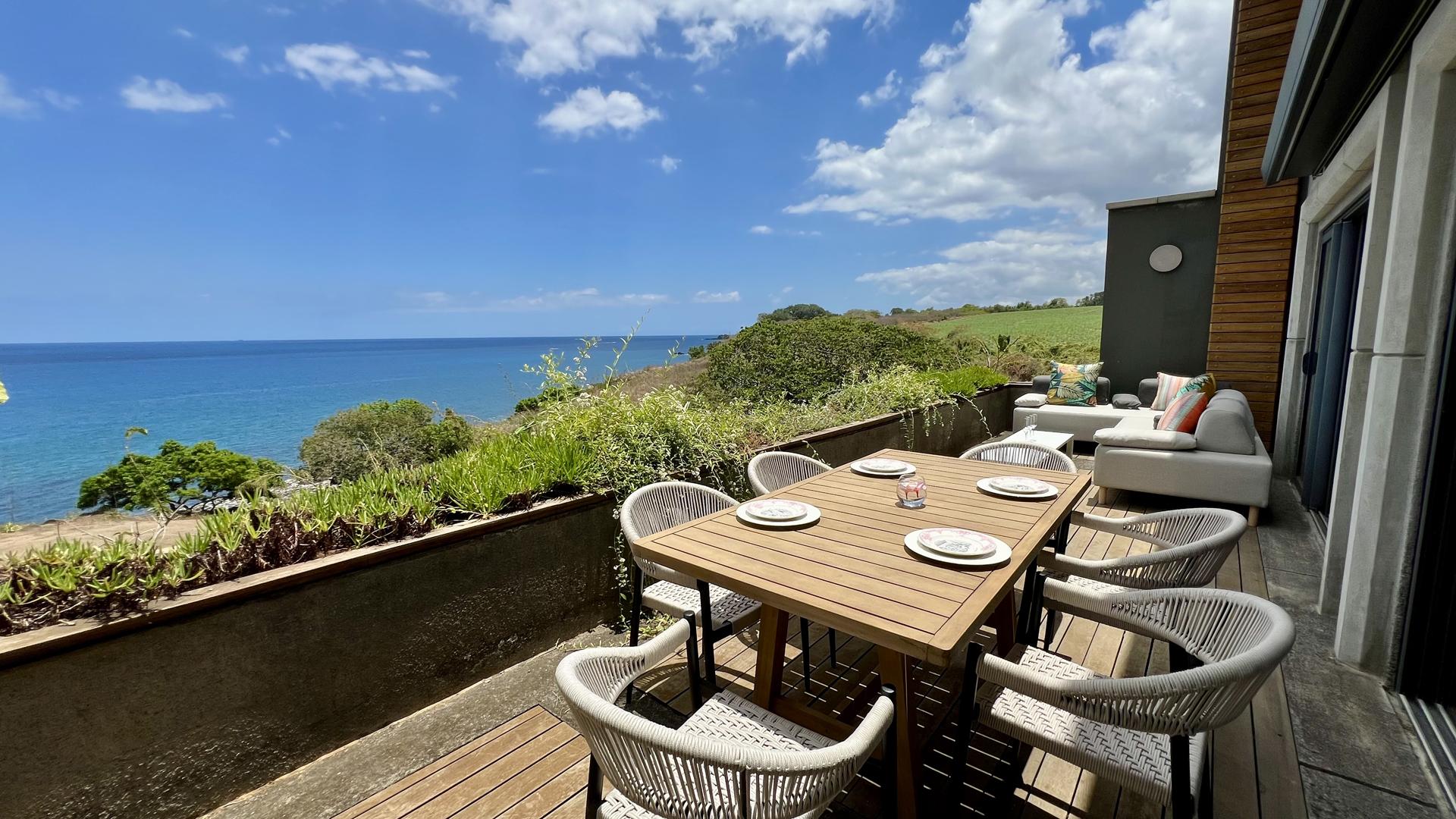 Luxury Seaview Living — 25