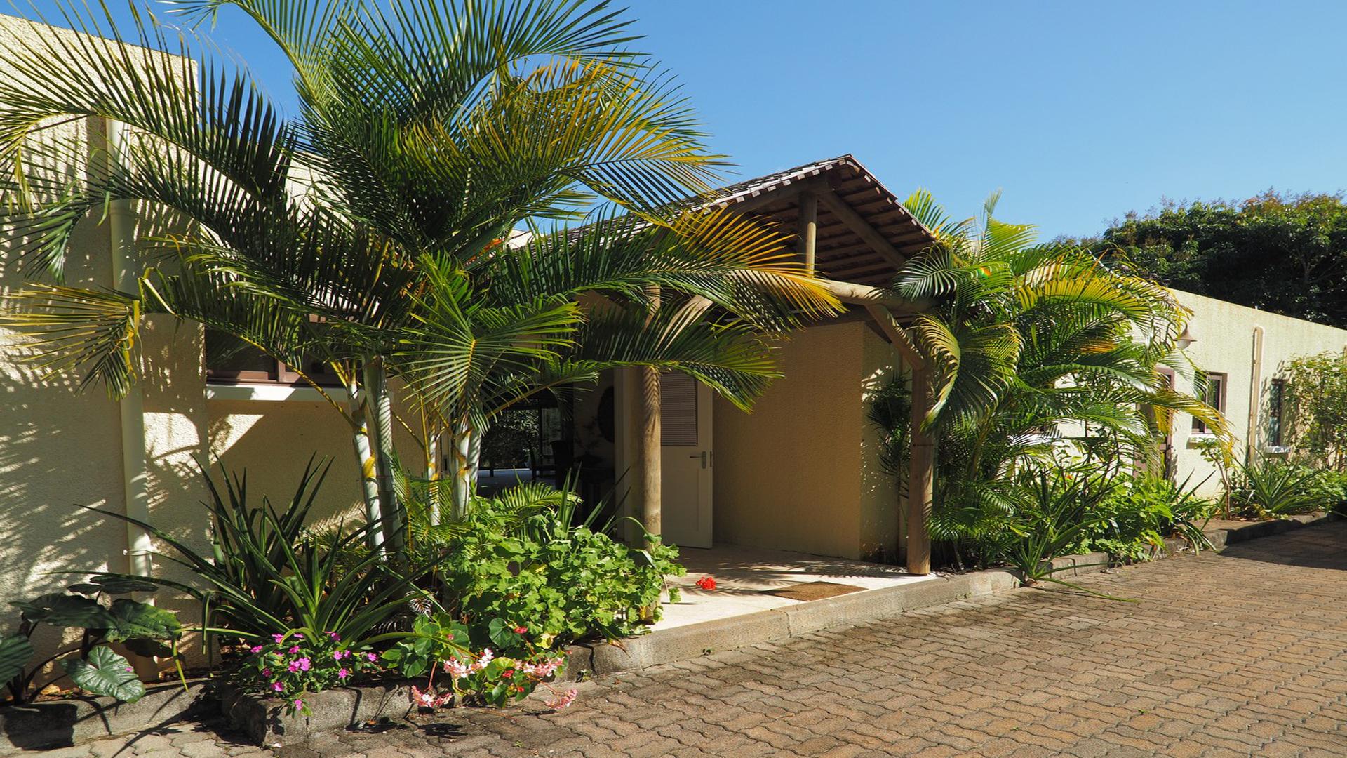 The Quiet Gardens of Chamarel — 20
