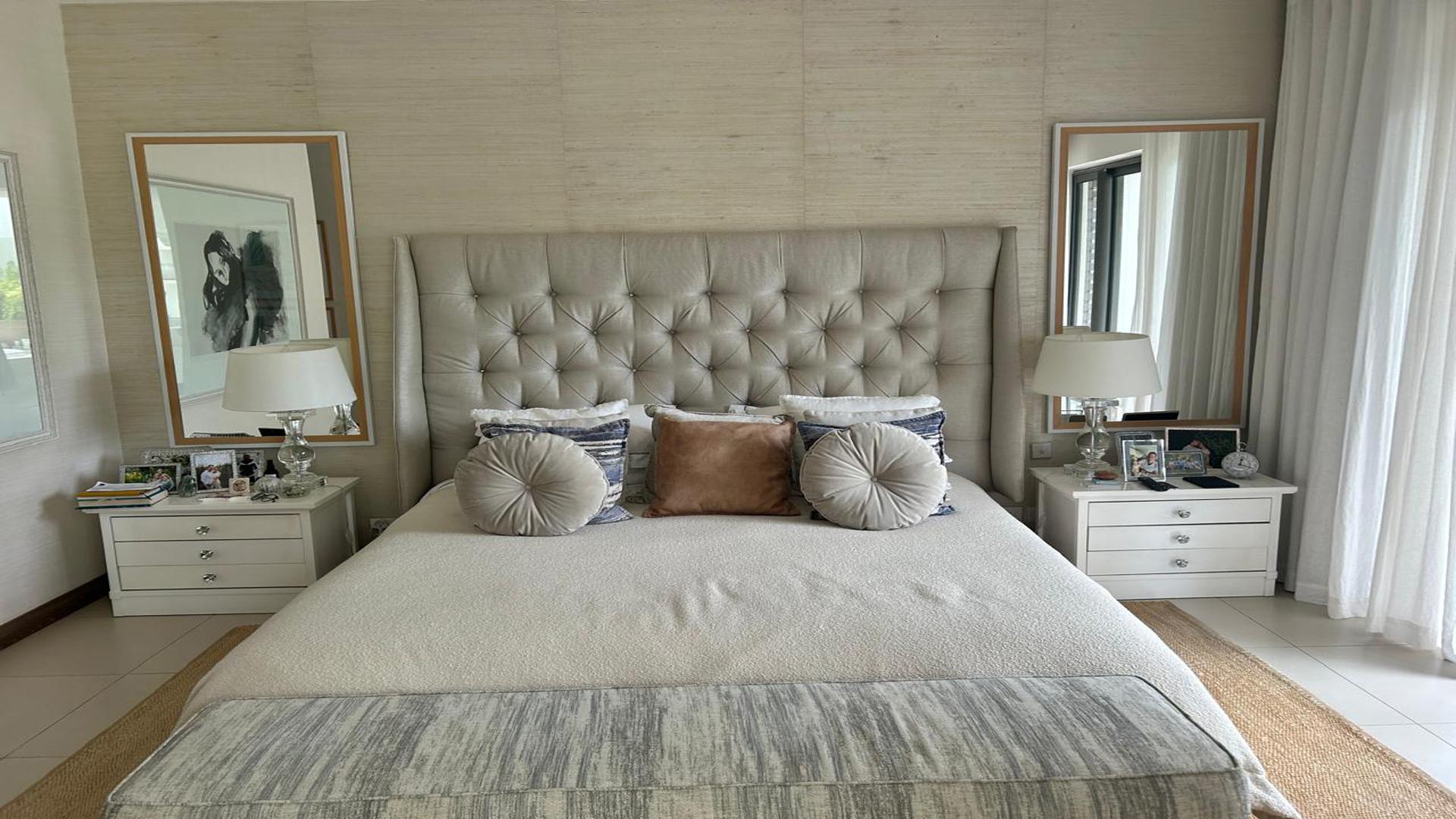 Le Rivage -pocket listing — 6