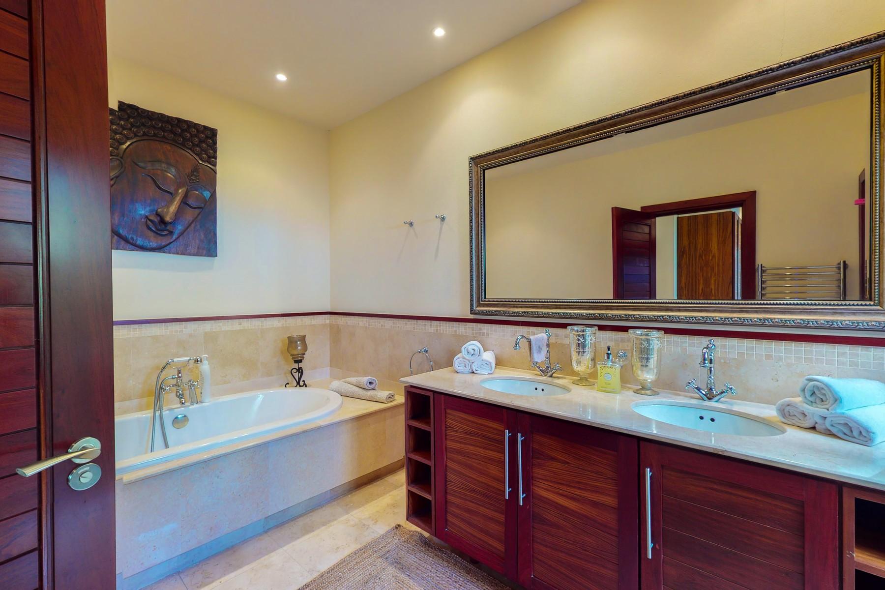 Blue Velvet, Heritage Villas Valriche — 10