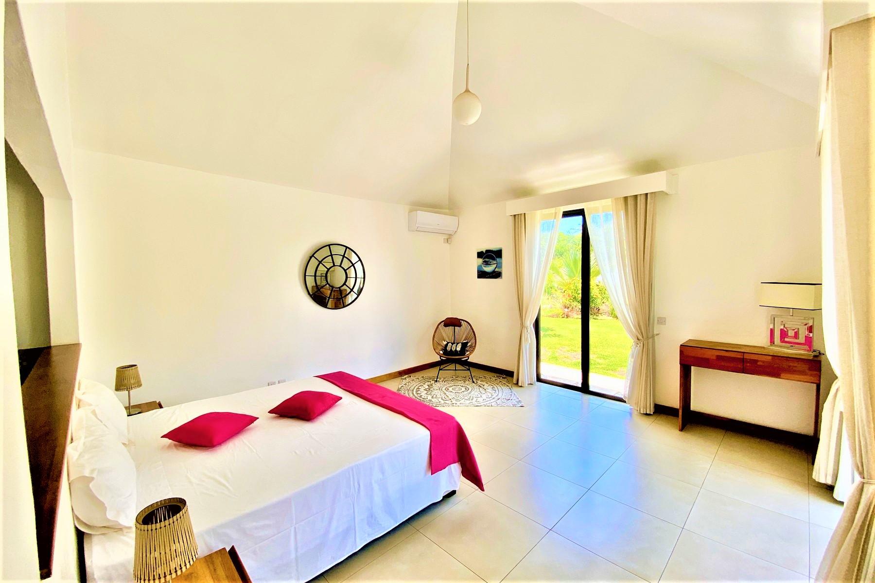 Tropical Villa — 11
