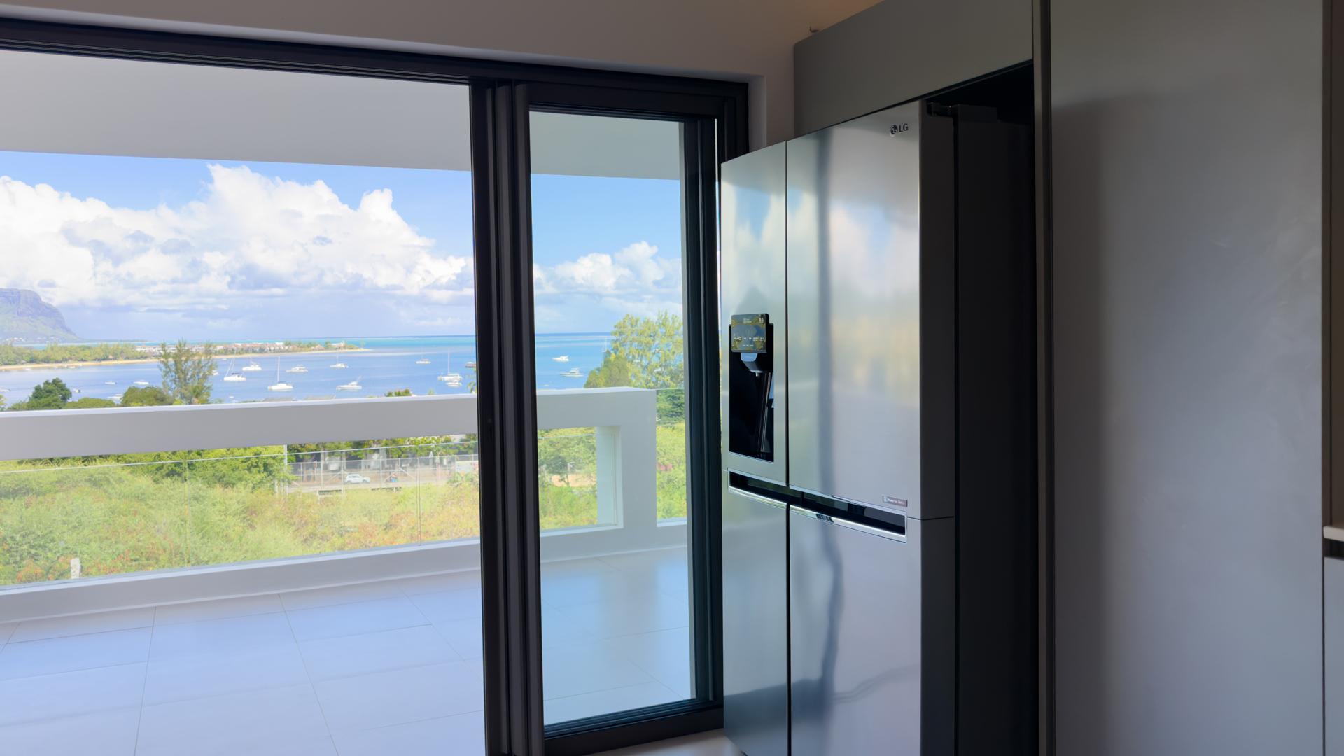  Sea View Spotlight — 8