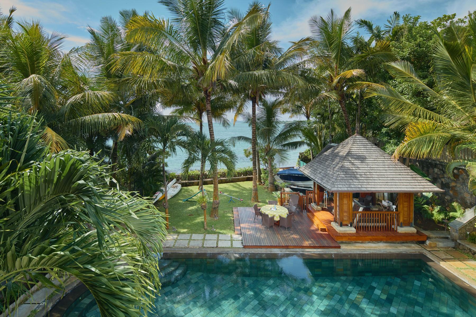 Luxury Family Waterfront Villa — 16