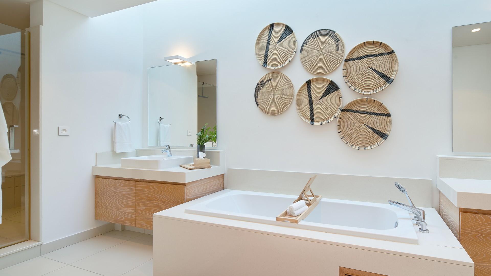 Premium Living — 16