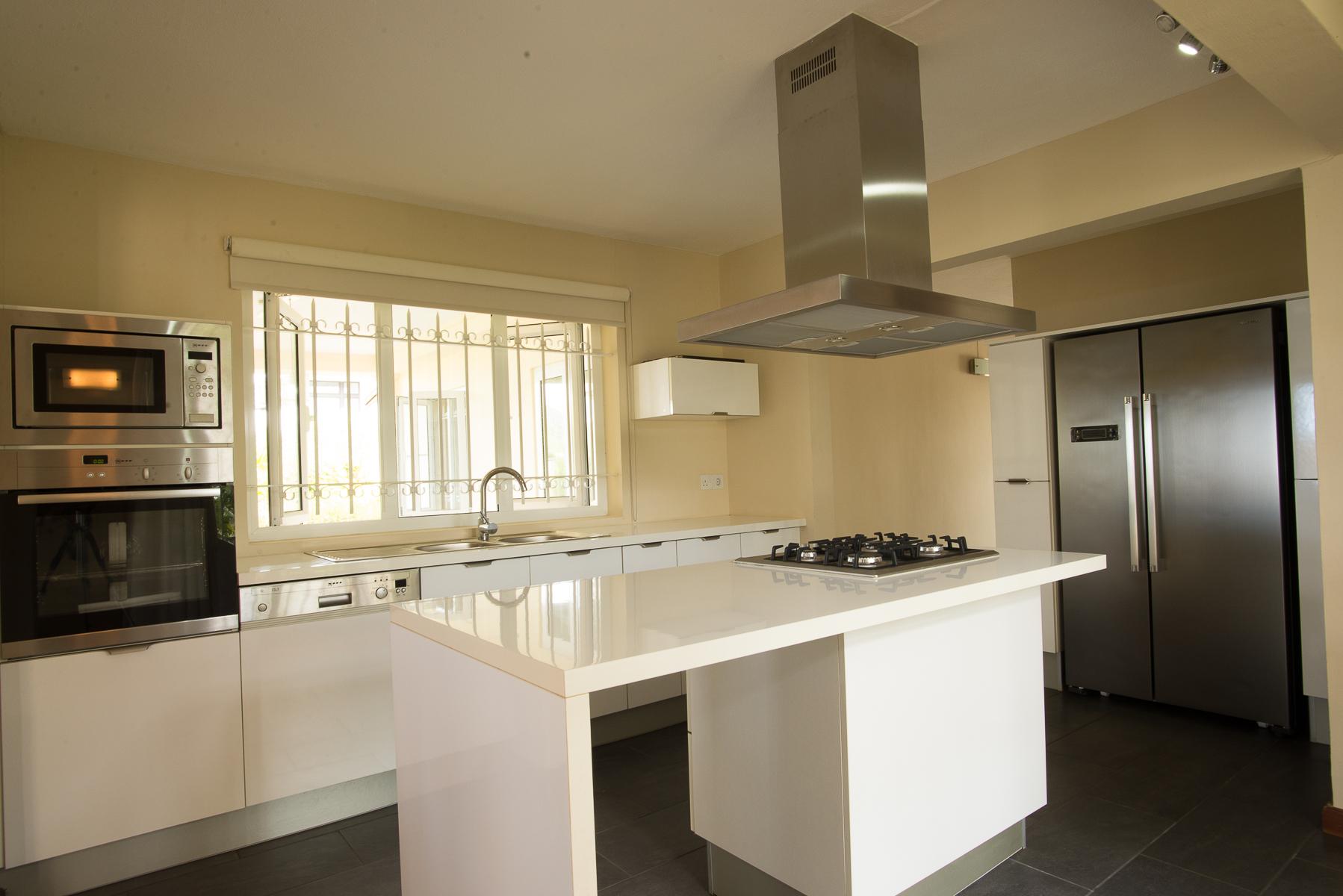 Contemporay Villa in Moka — 4