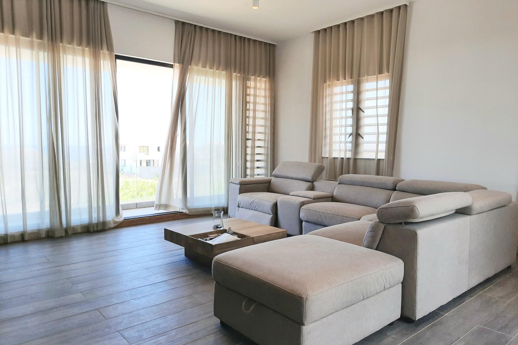   Skyline Villa  — 4
