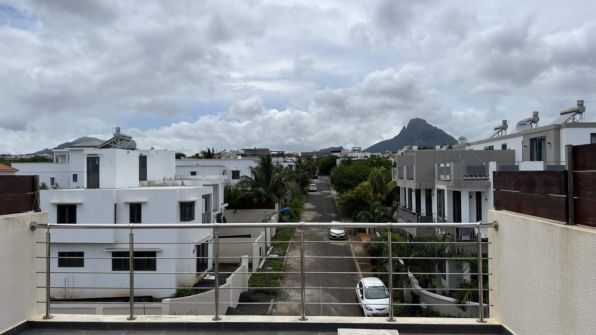 Flic-en-Flac Cove — 13