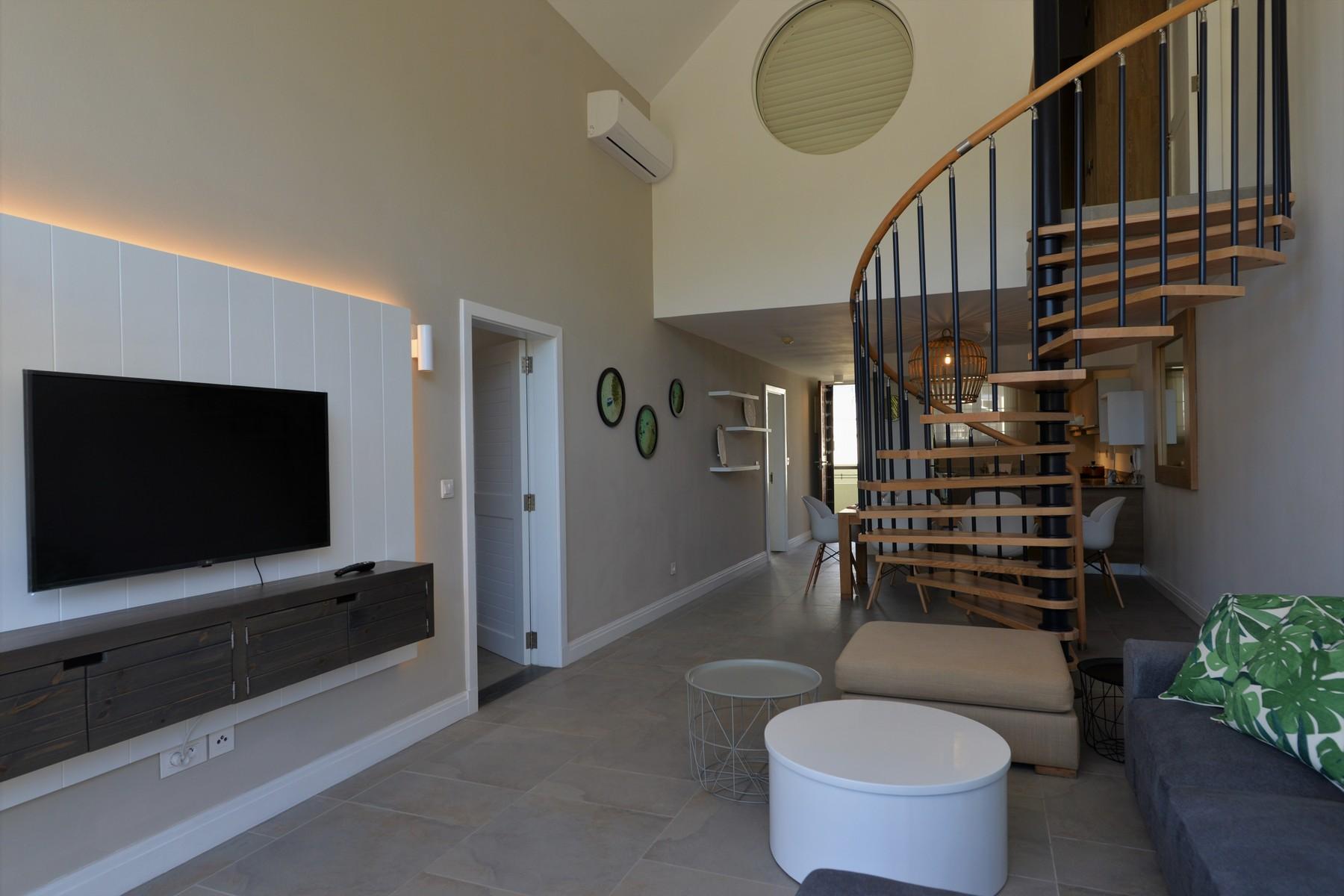Contemporary Beachside Penthouse, Cape Bay — 12