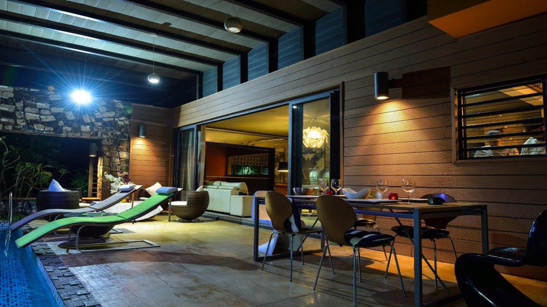 Ultimate West Living — 13