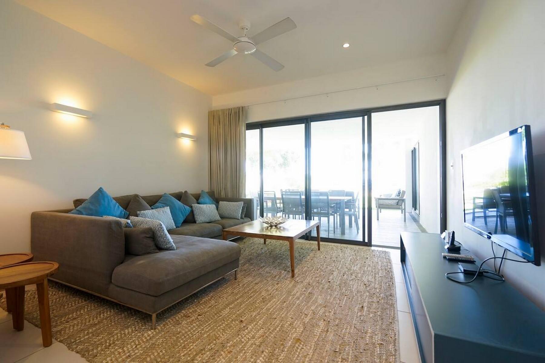 Shades Of Blue Apartment — 4