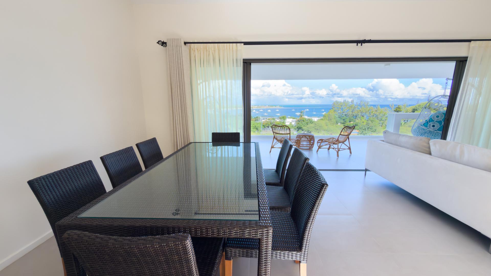  Sea View Spotlight — 4