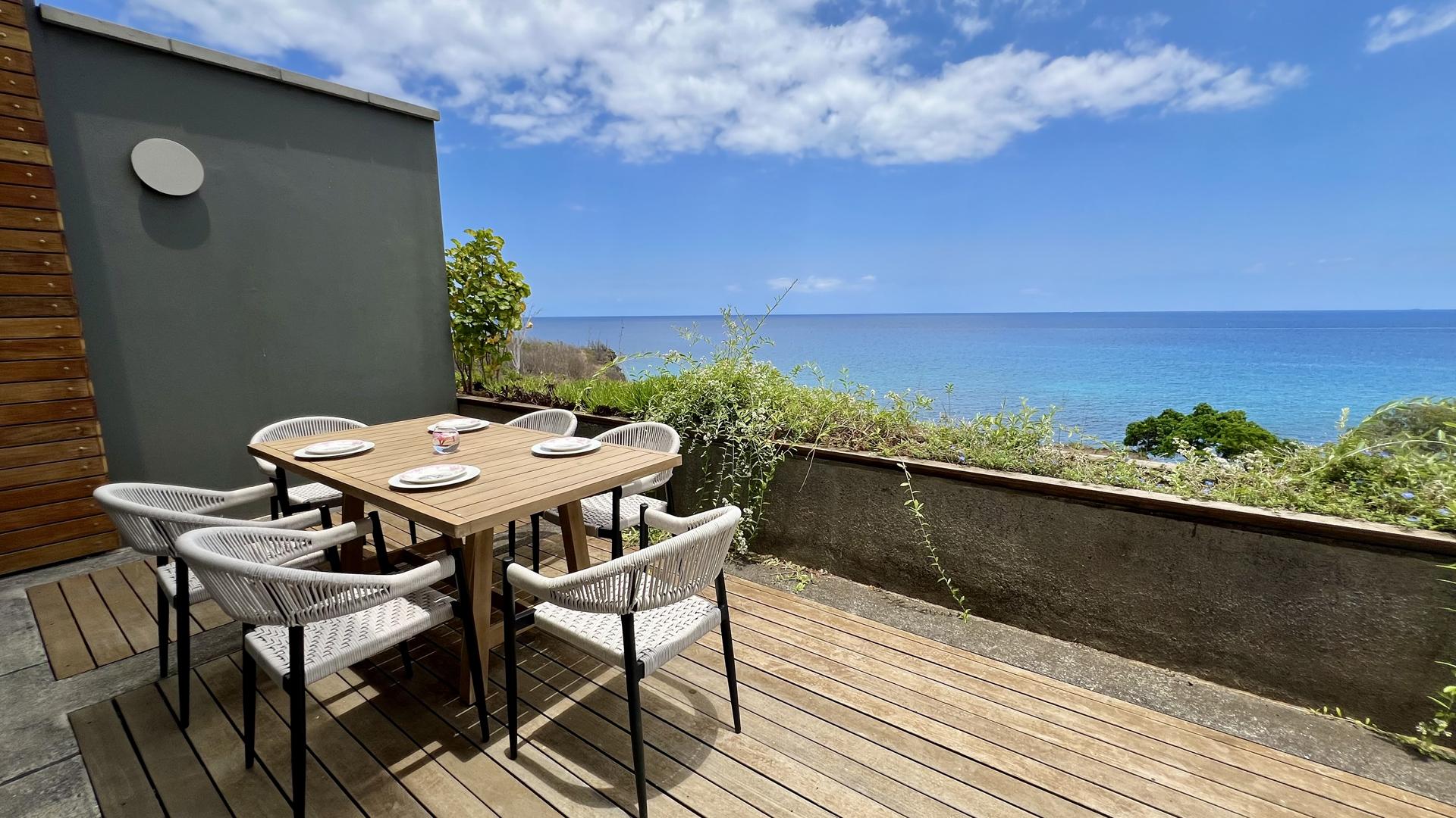 Luxury Seaview Living — 24