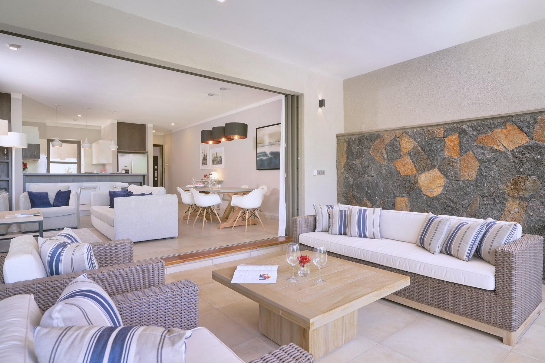 Mascarene Oceanfront Apartment — 15