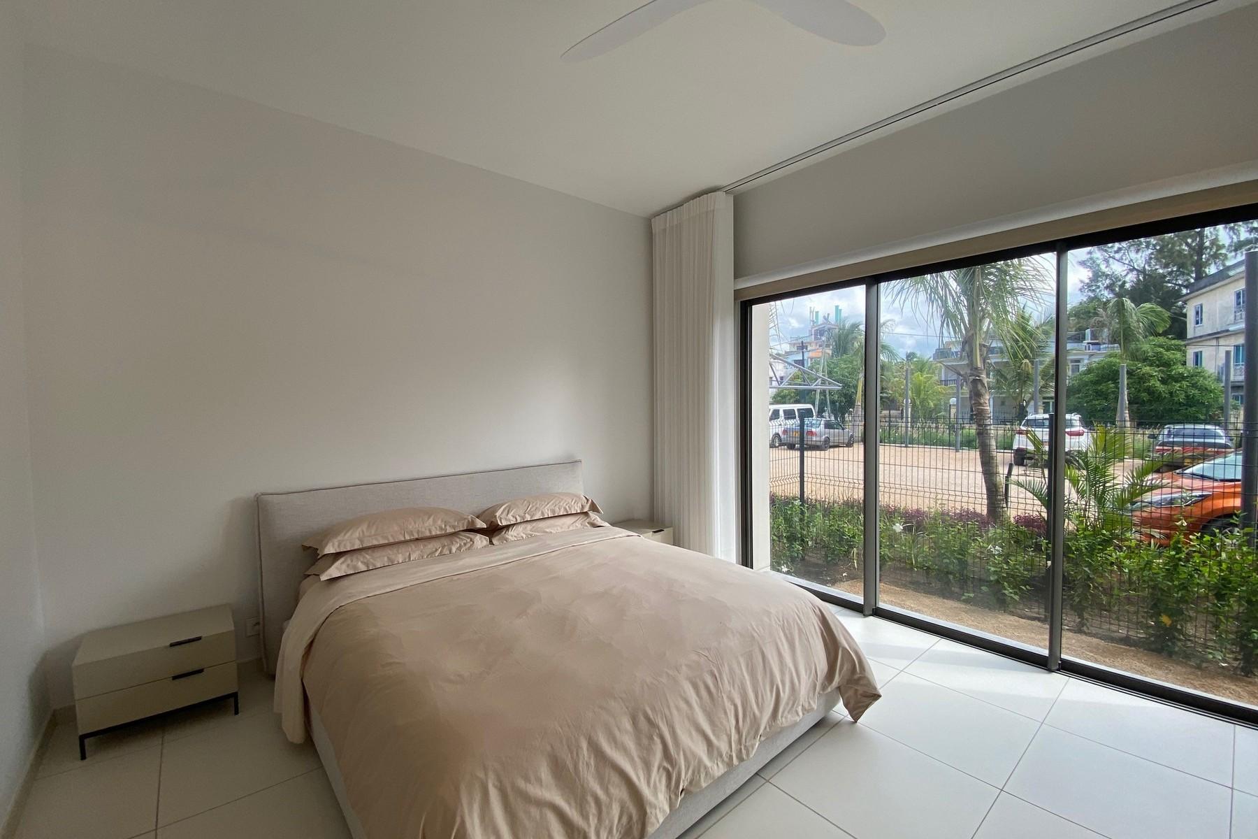 Spacious Living — 12
