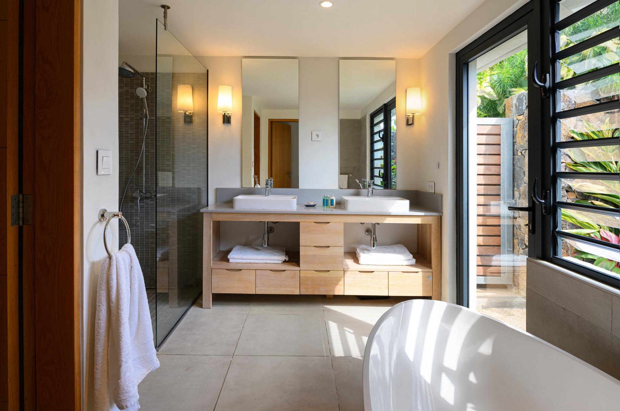 Foothill Prestige — 12
