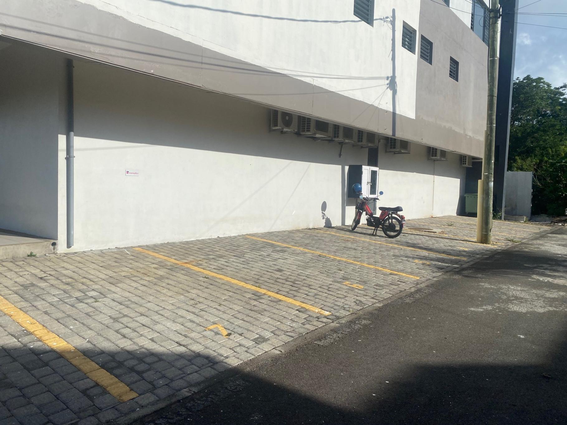Prime Office Space- Grand-Bay — 10