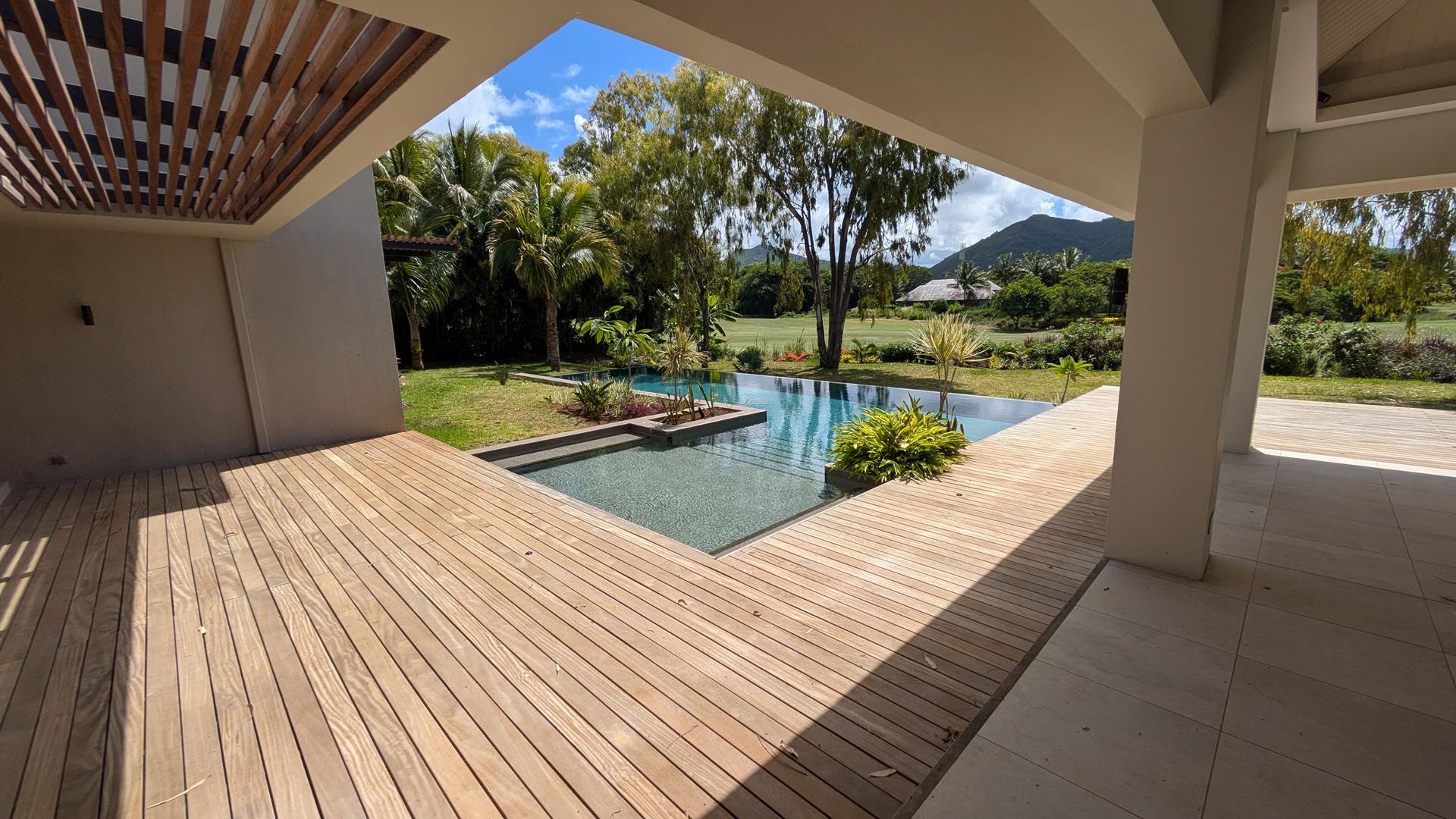 Villa Birdie, Anahita — 4