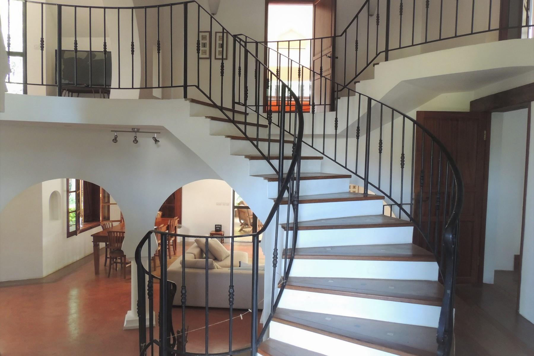 Old Stone Villa — 9